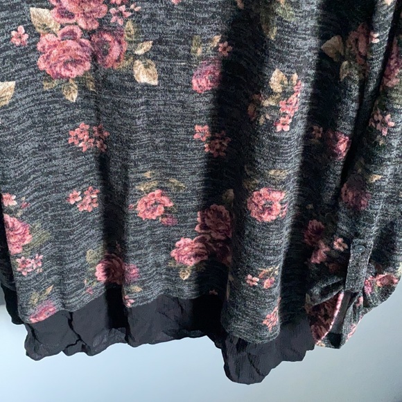 NWT! Style And Co Ladies Floral Long Sleeve Top - Picture 3 of 6